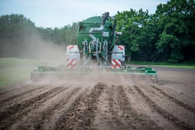 citerne eau pluie agriculteur